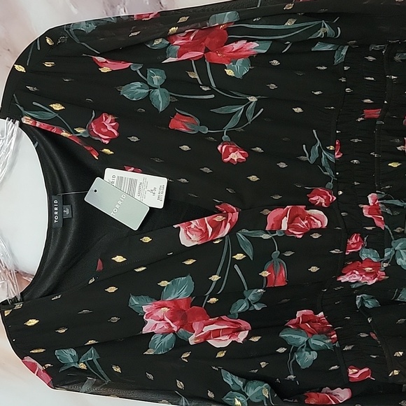 Torrid Women's Size 2 Bust 50 Mini Blouson Sleeve Skater Dress Black Floral :) - Picture 4 of 11